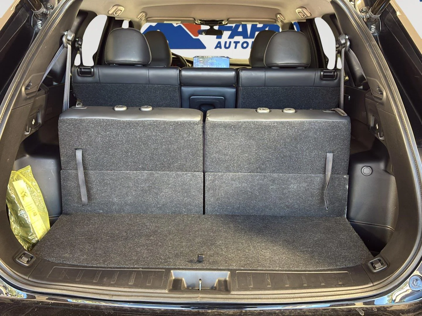 Used 2025 Black Diamond Mitsubishi SE image 8