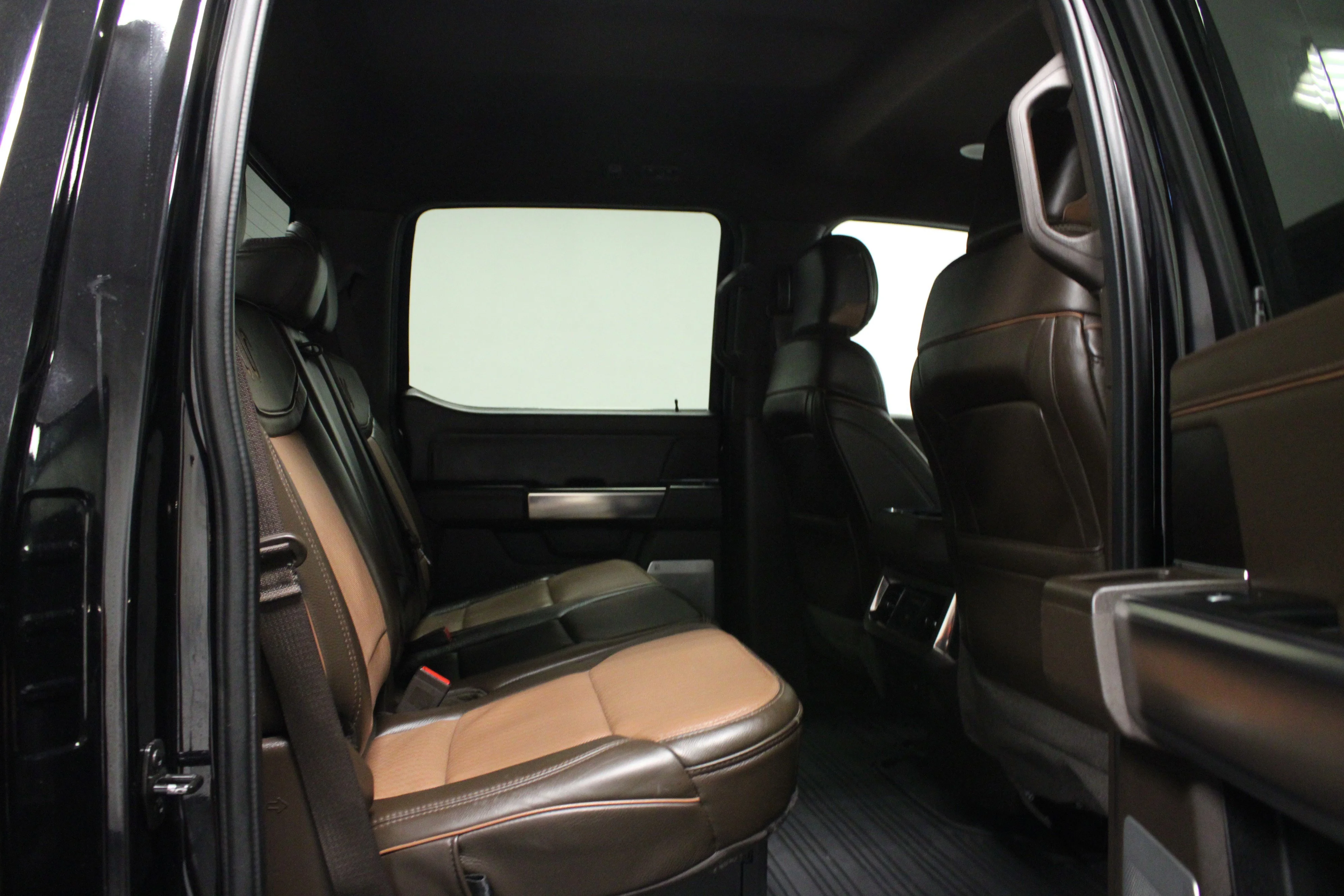 Used 2023 Agate Black Metallic Ford King Ranch image 15