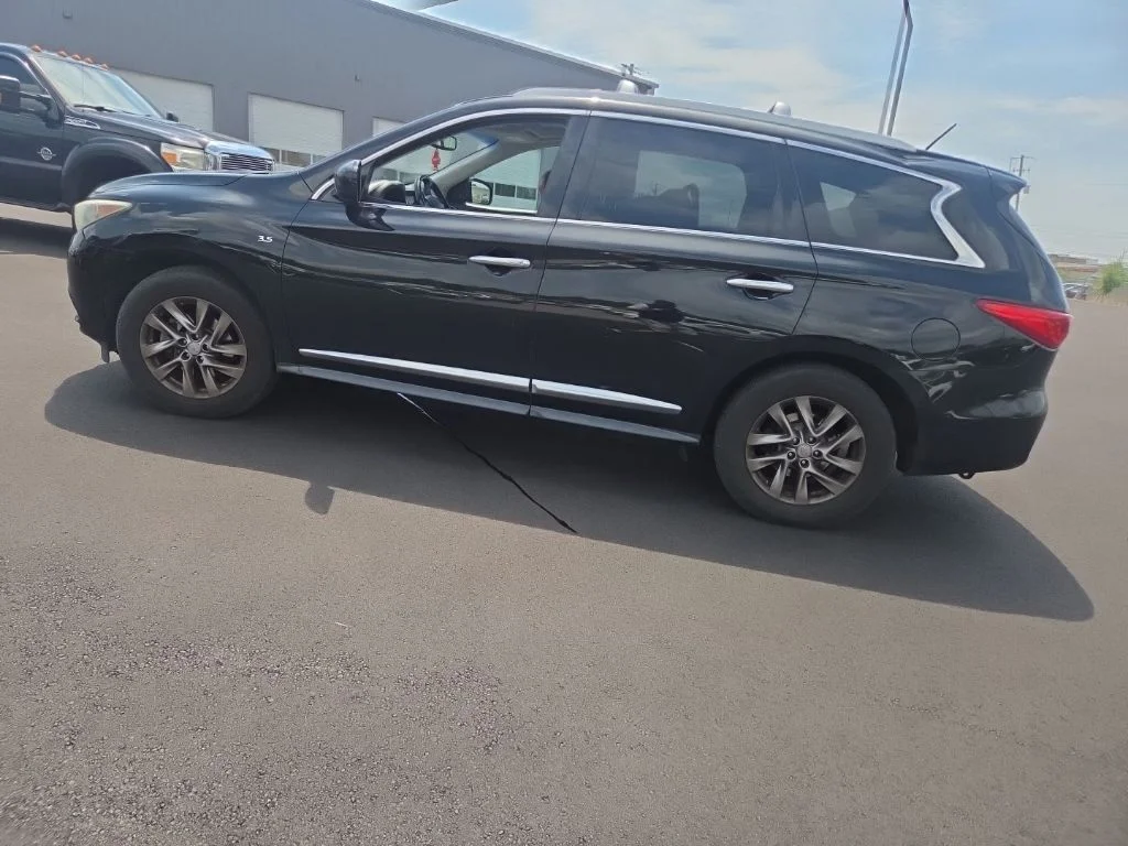 Used 2015 Black INFINITI Base image 7