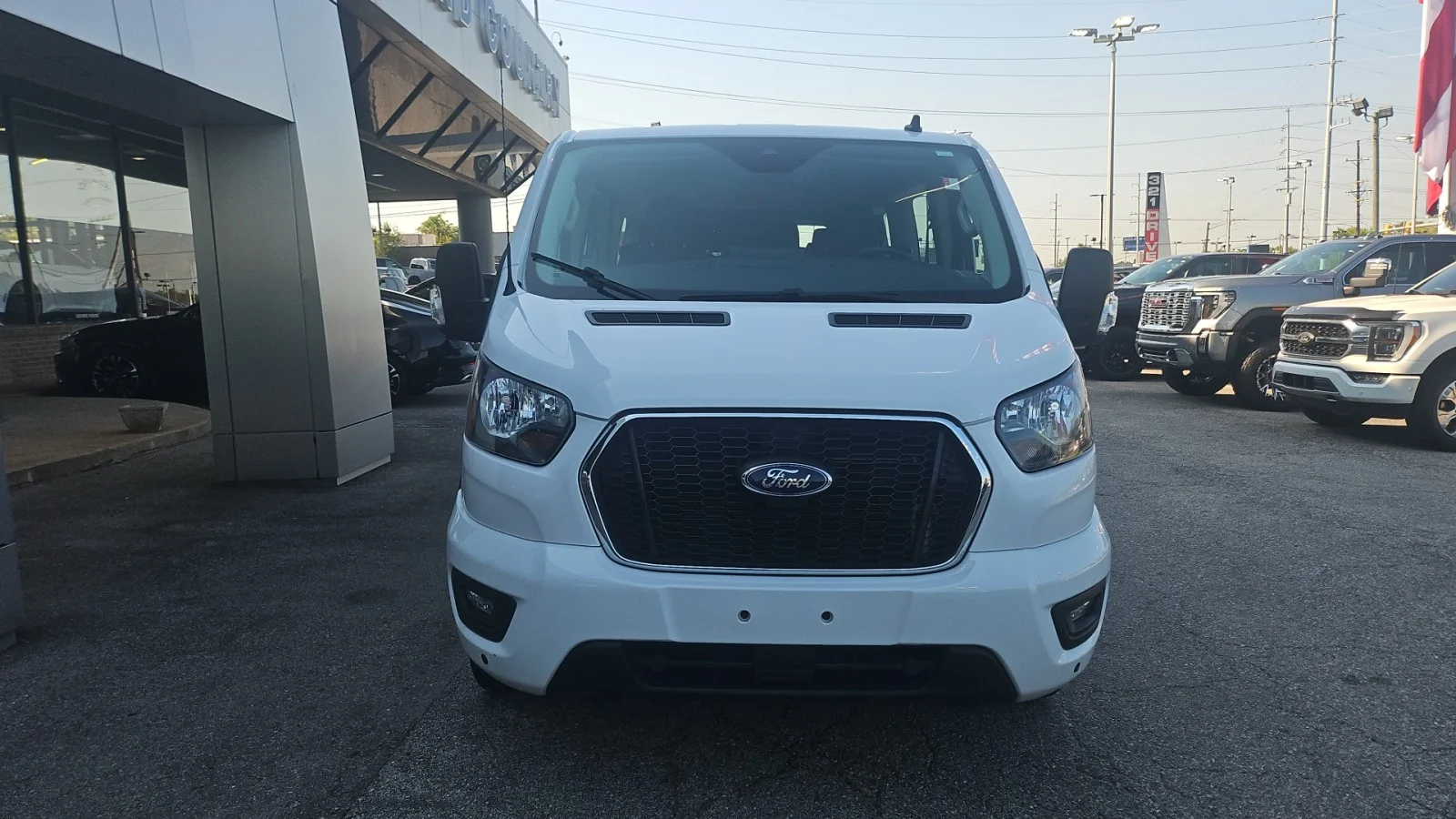 Used 2024 White Ford 350 XLT LR RWD image 7
