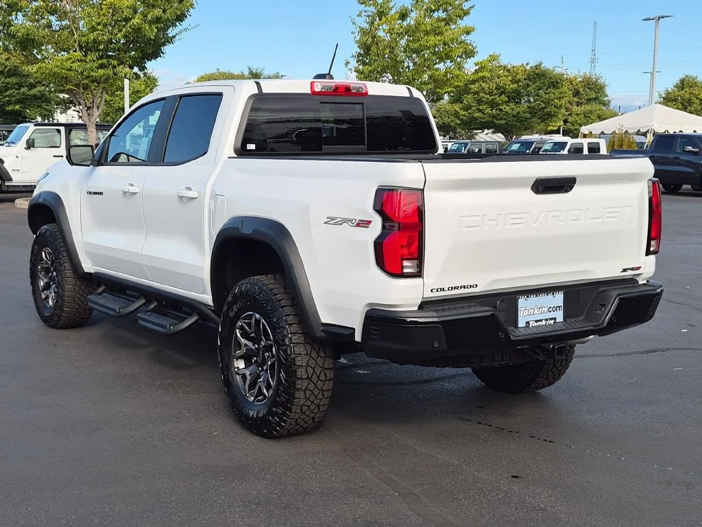 Used 2025 Summit White Chevrolet ZR2 image 4