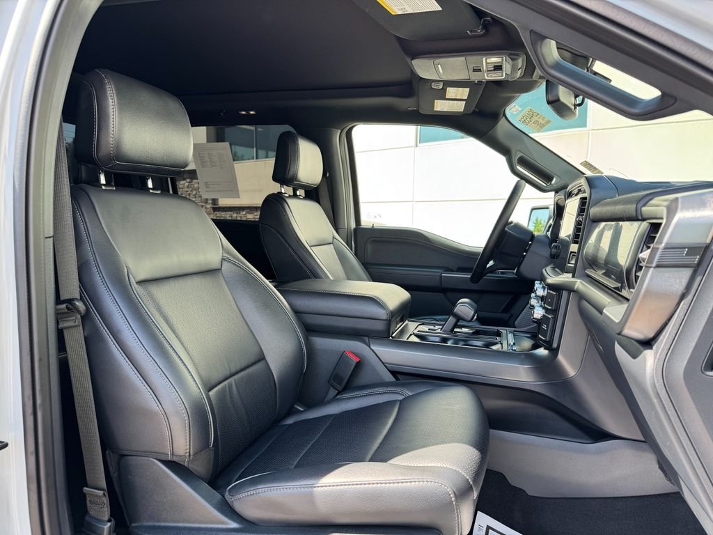 2025 Ford F-150 Lariat - Photo 8