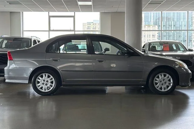 Used 2005 Magnesium Metallic Honda LX image 3
