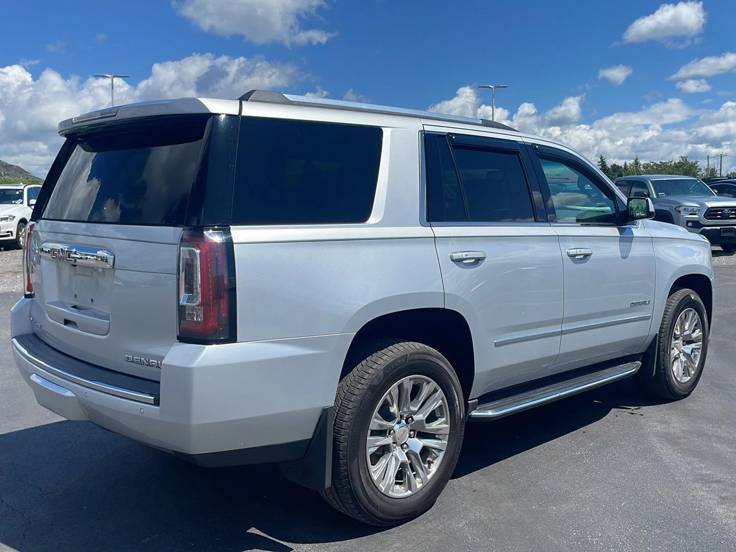 Used 2019 Quicksilver Metallic GMC Denali image 8