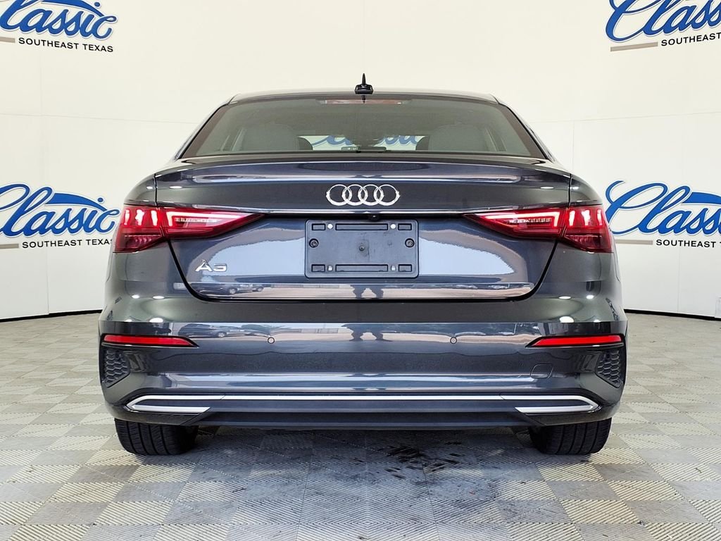 Used 2024  Audi 40 Premium image 4