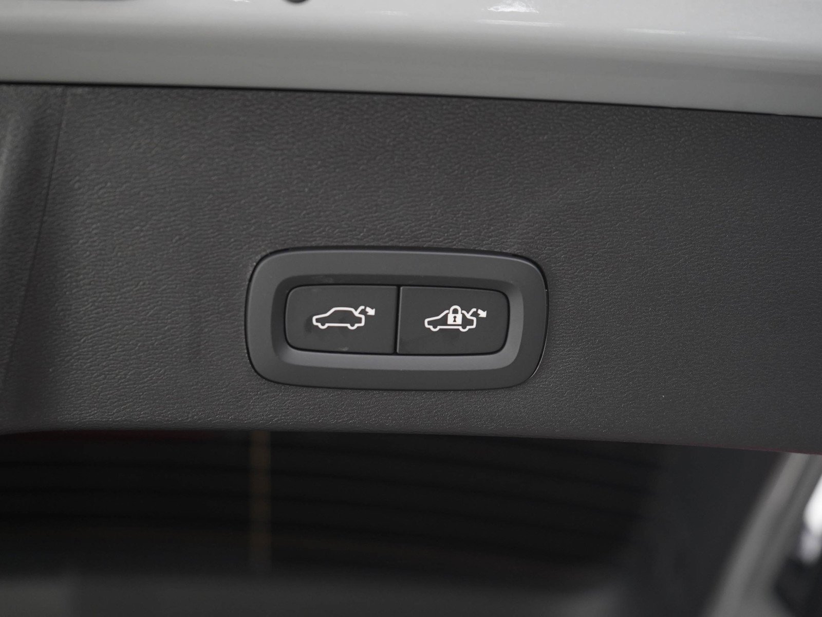 Used 2026 Gray Metallic Volvo B5 Ultra Black Edition image 17