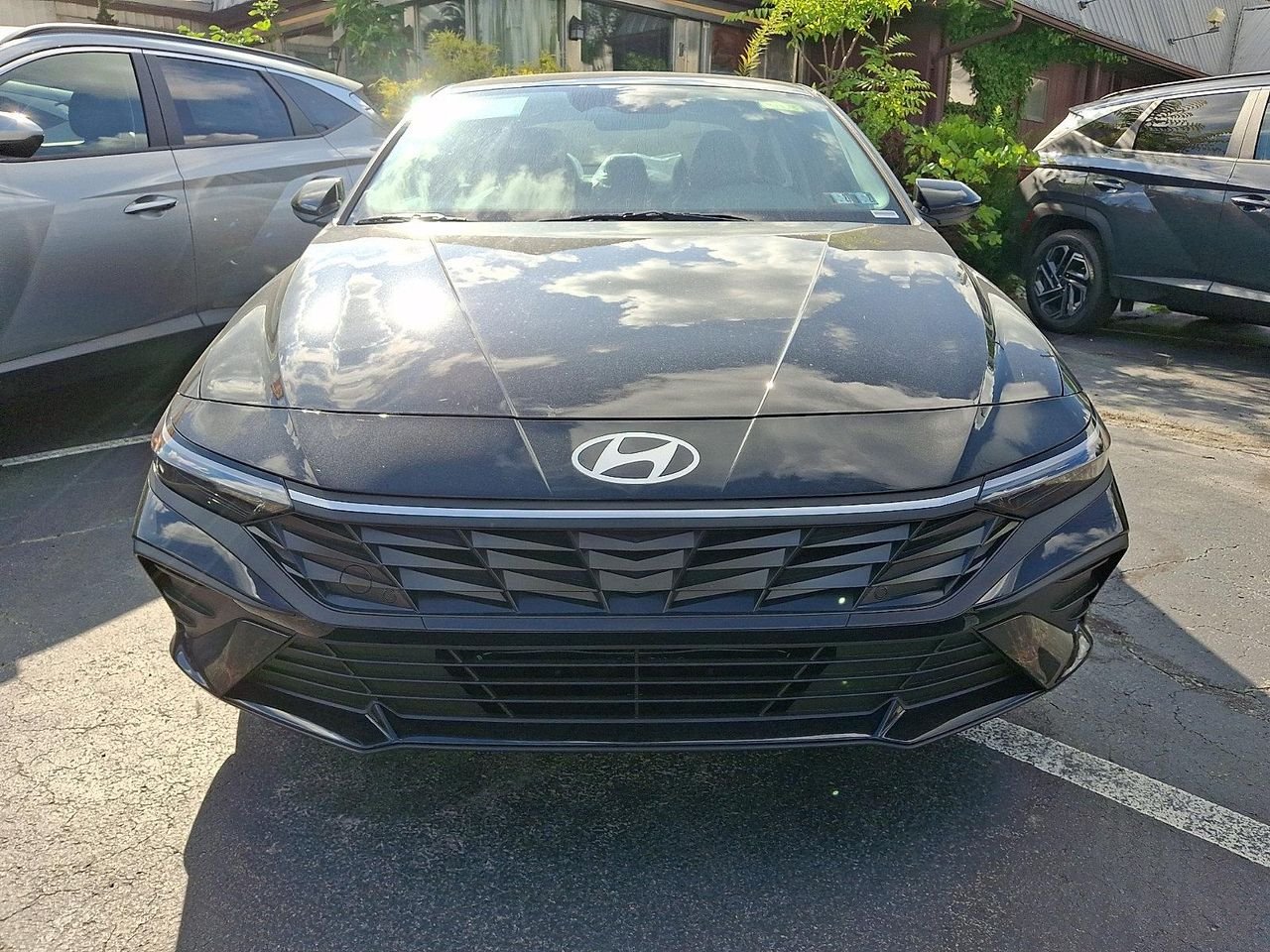 New 2026 Abyss Black Hyundai SE image 2