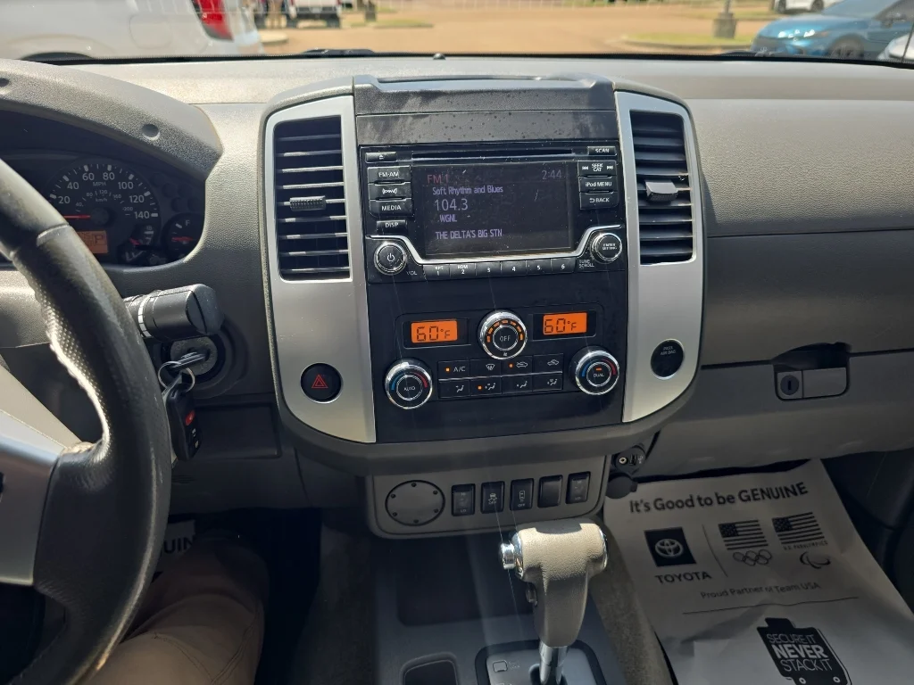 Used 2018 Gun Metallic Nissan SV V6 image 6