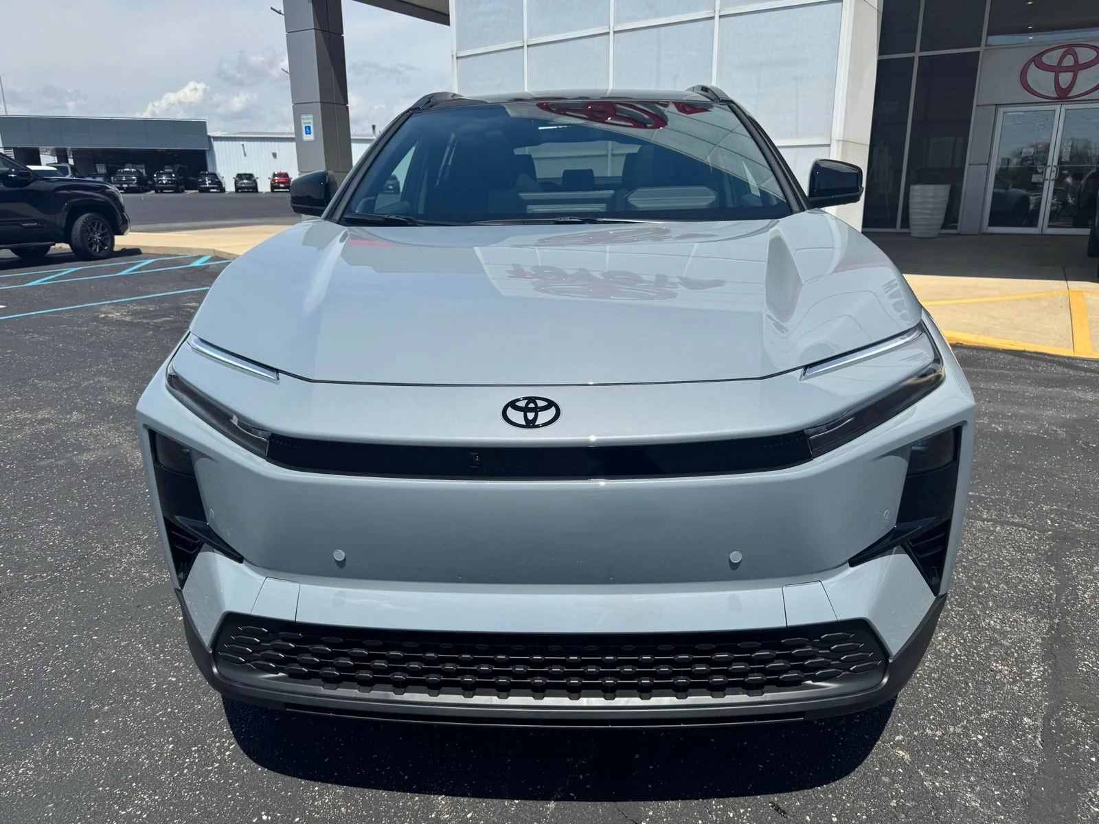New 2026 Cement with Midnight Black Metallic roof <sup>1</sup> Toyota  XSE image 8