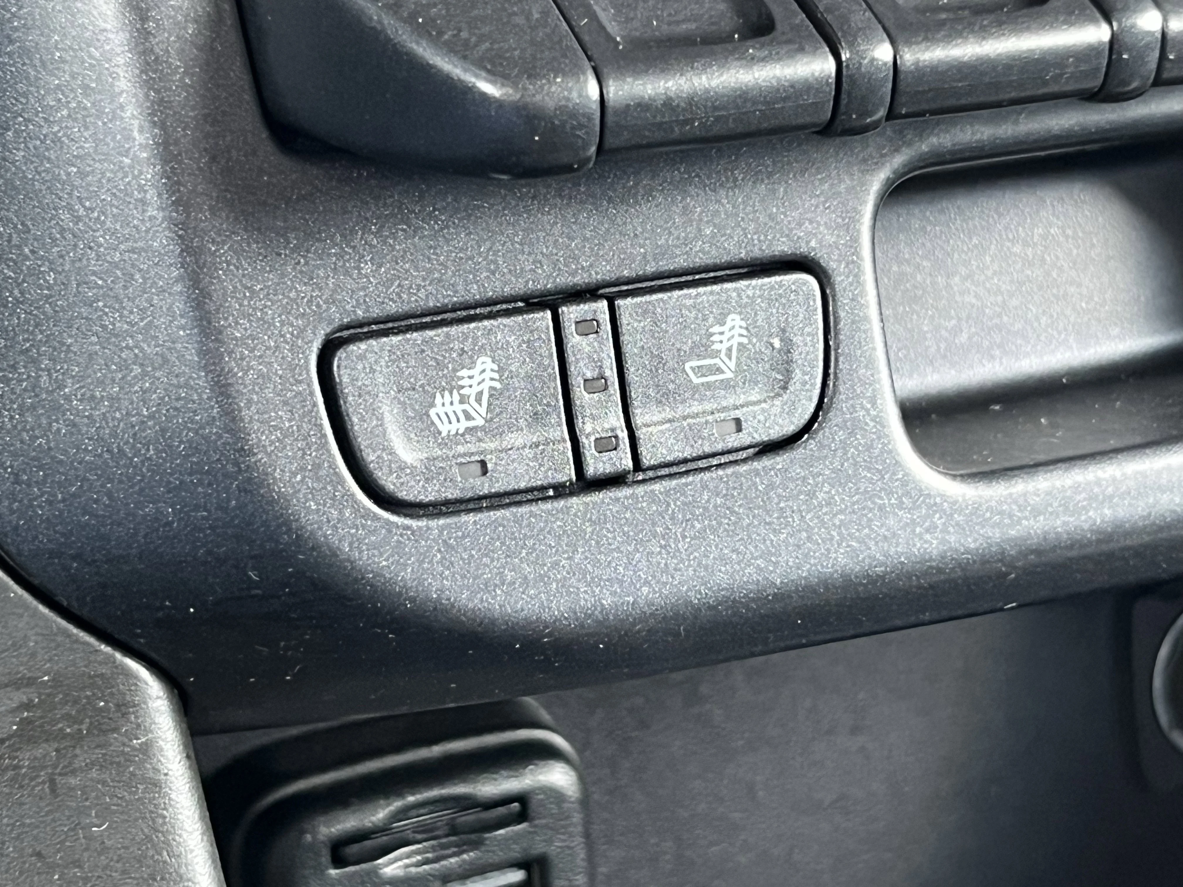 Used 2019 Pacific Blue Metallic Chevrolet Z71 image 34