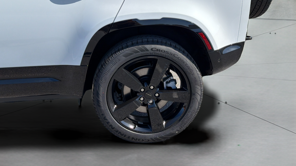 New 2026 Fuji White Land Rover X-Dynamic SE image 16