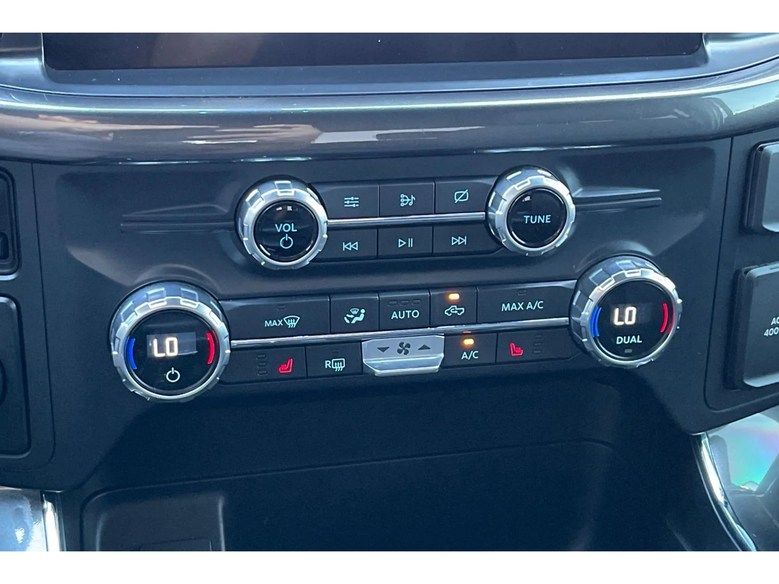Used 2021 Space White Metallic Ford XLT image 26