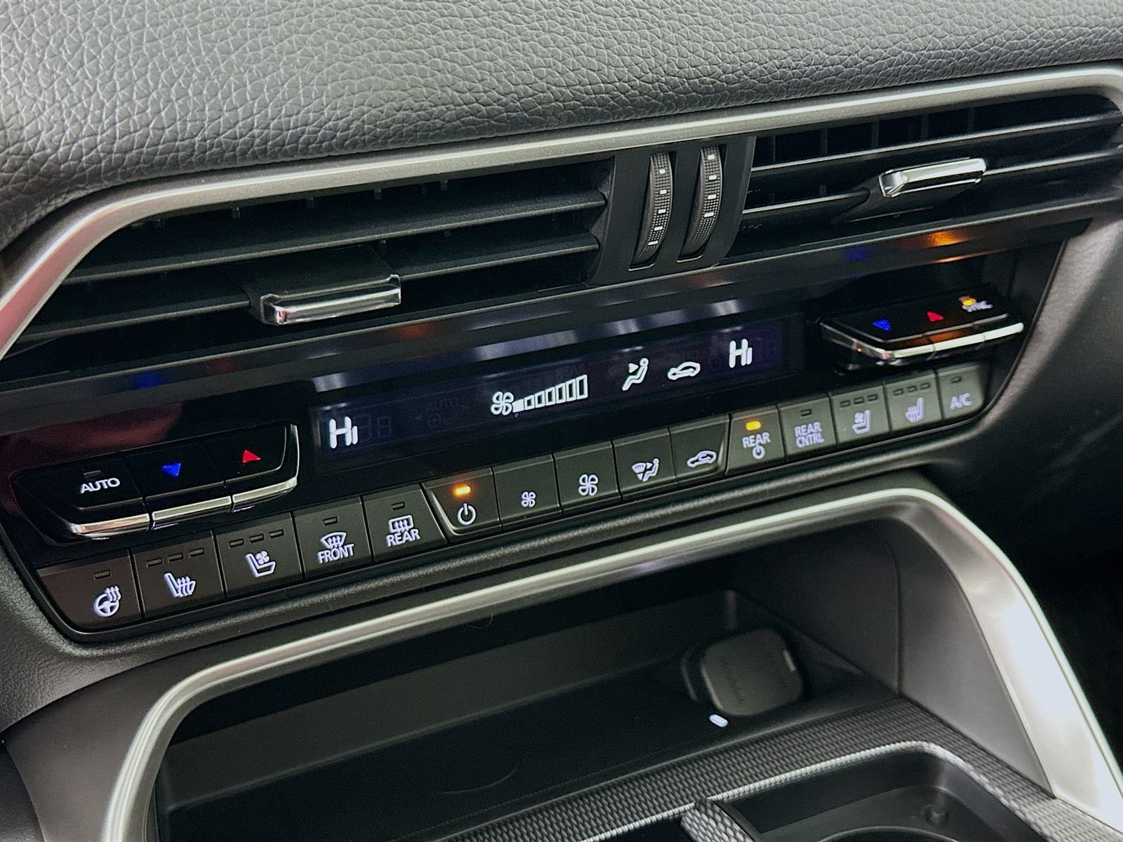 2026 Mazda CX-90 Preferred Package - Photo 16