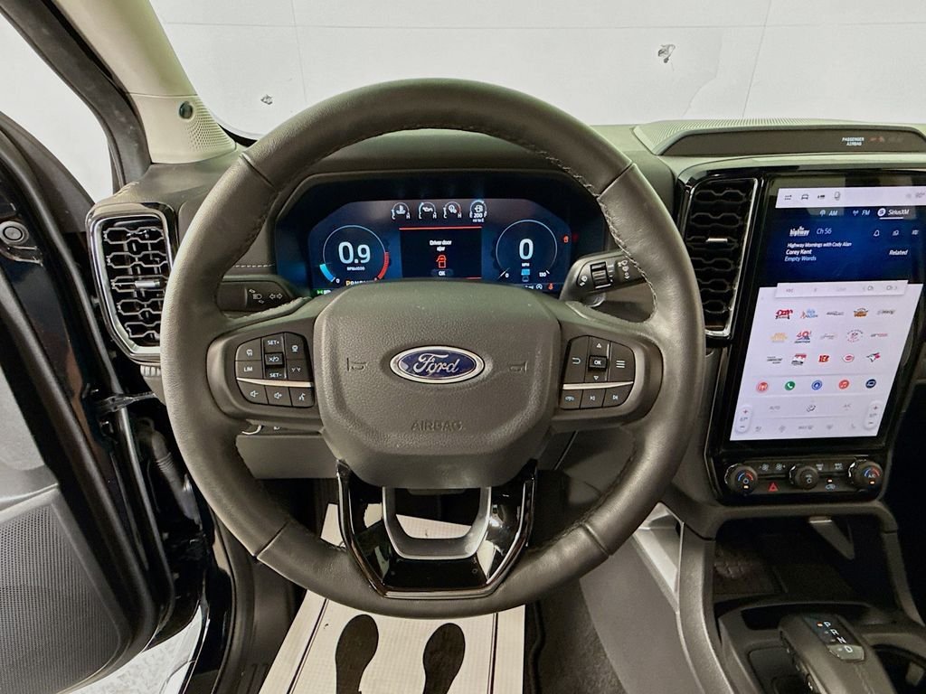 Used 2024  Ford LARIAT image 17