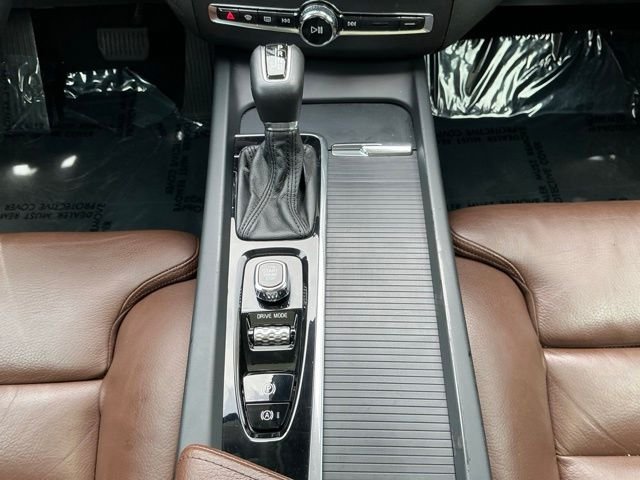 Used 2019 White Volvo T5 Momentum image 49