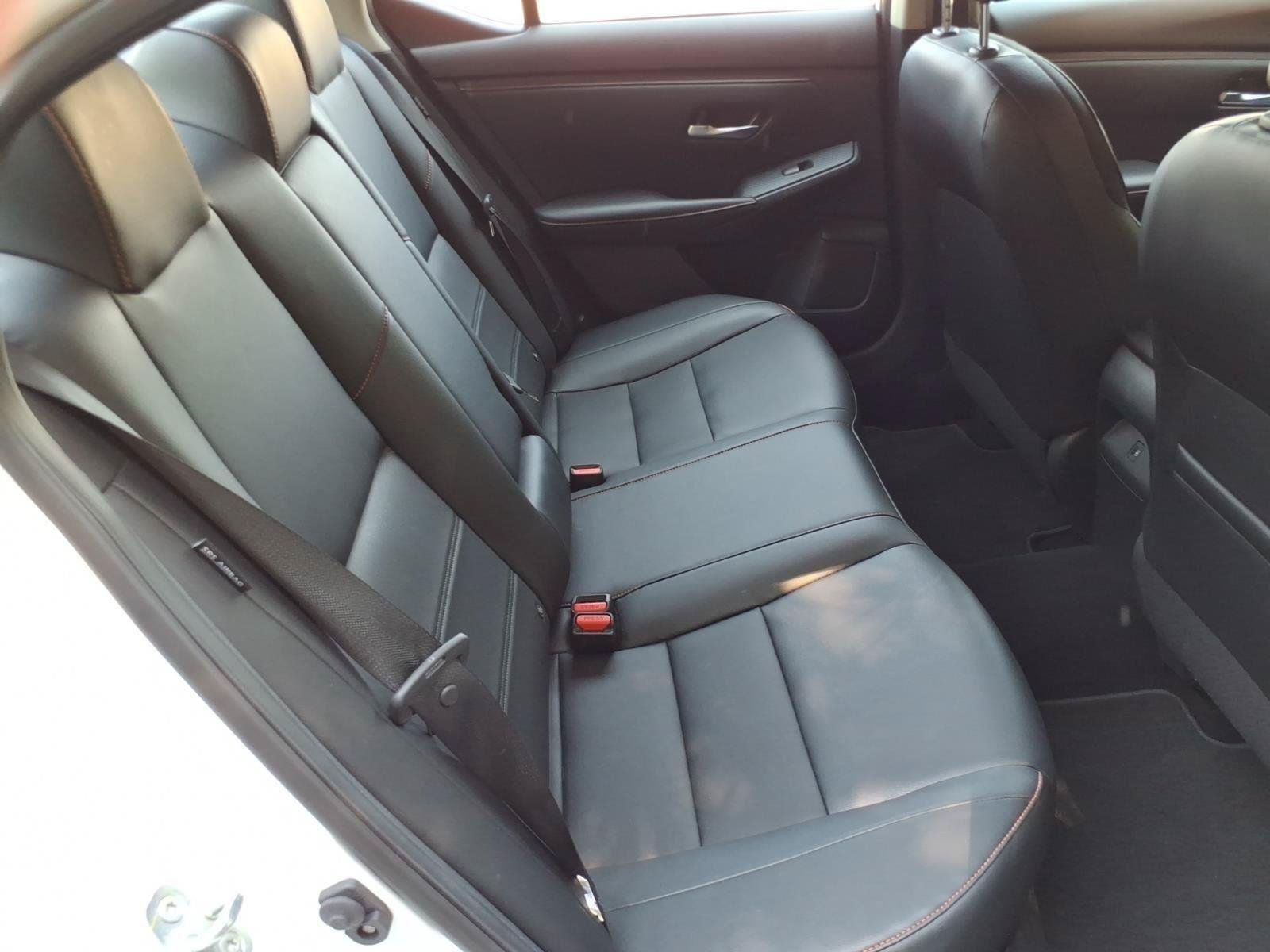 Used 2025 Aspen White Tricoat/Super Black Nissan SR image 24