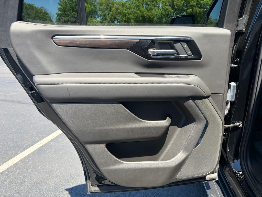 Used 2025 Black Chevrolet LT image 19