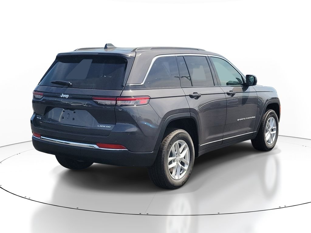 New 2026 Baltic Gray Metallic Clearcoat Jeep Laredo X image 4