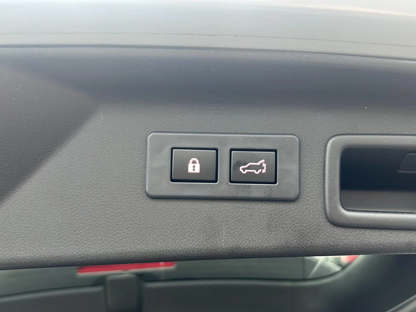 Used 2025  Subaru  image 13