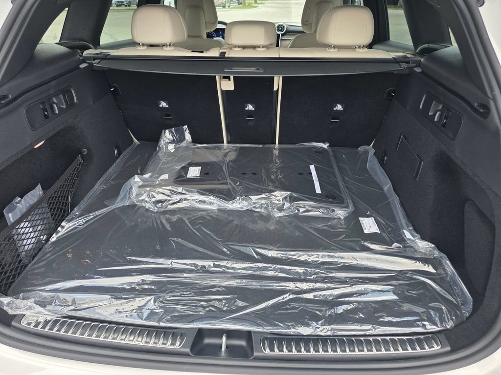 New 2026 Polar White Mercedes-Benz GLC 300 image 57