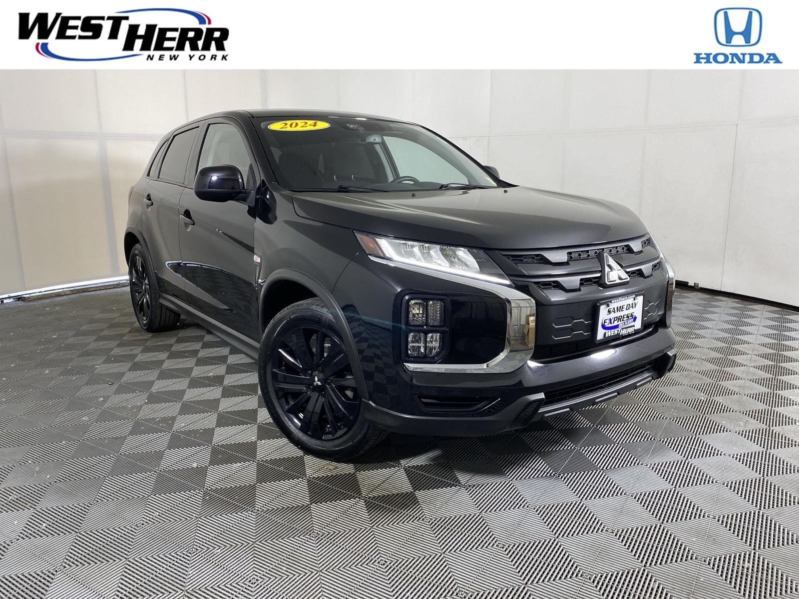 Used 2024 Labrador Black Pearl Mitsubishi LE image 1
