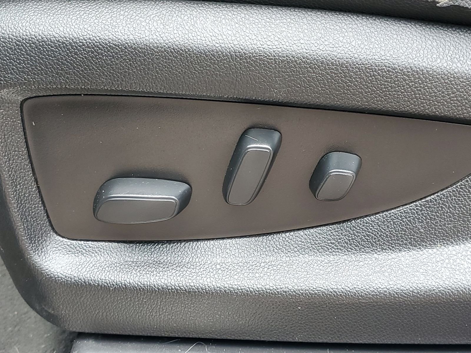 Used 2020 Silver Chevrolet Premier image 14