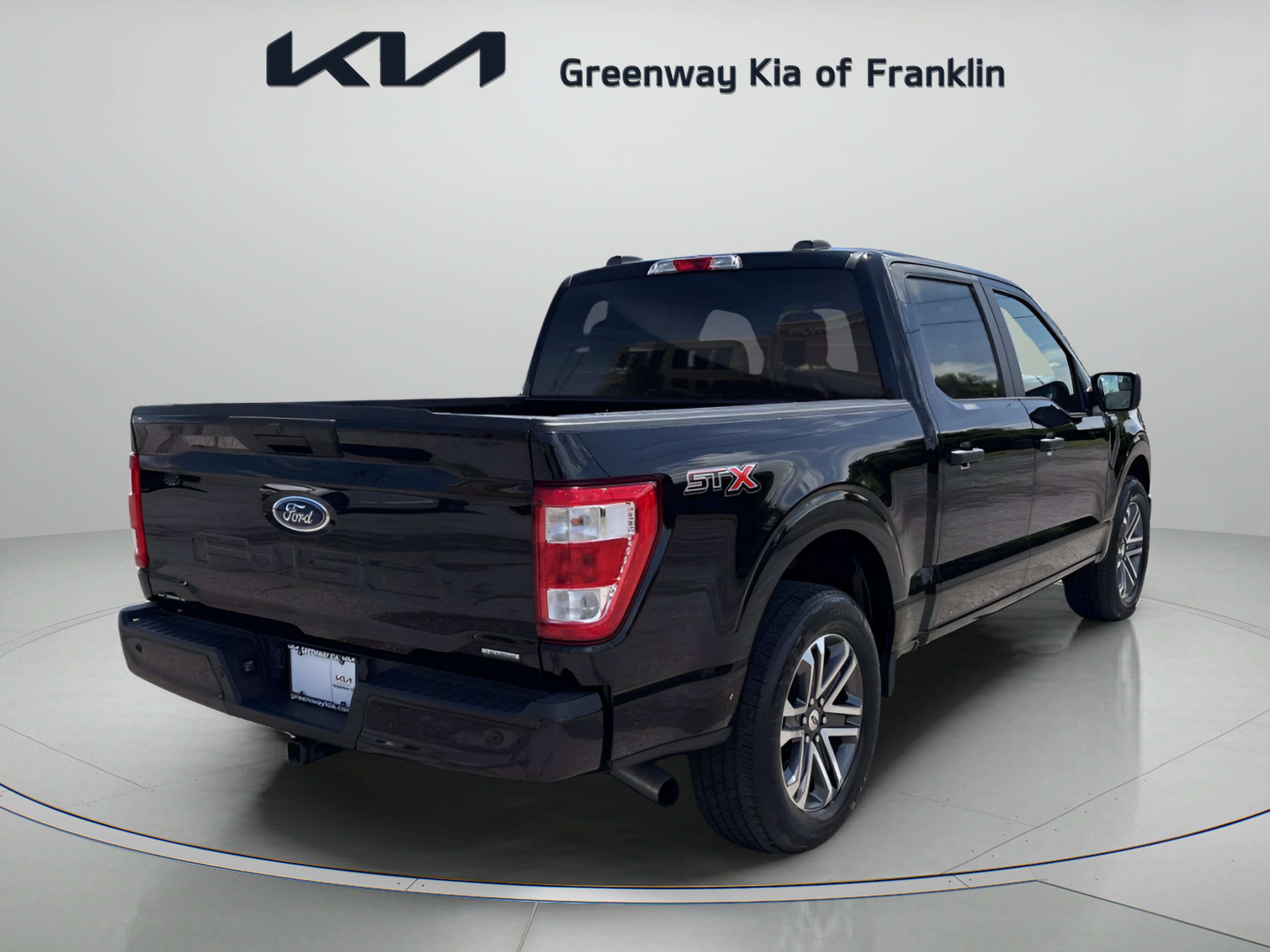 Used 2022 Black Metallic Ford XL image 7