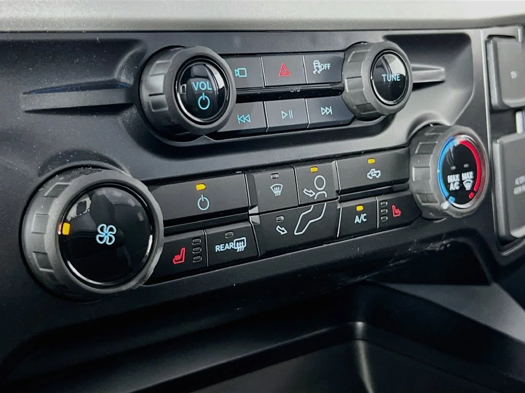 New 2027 Carbonized Gray Metallic Ford XLT image 8