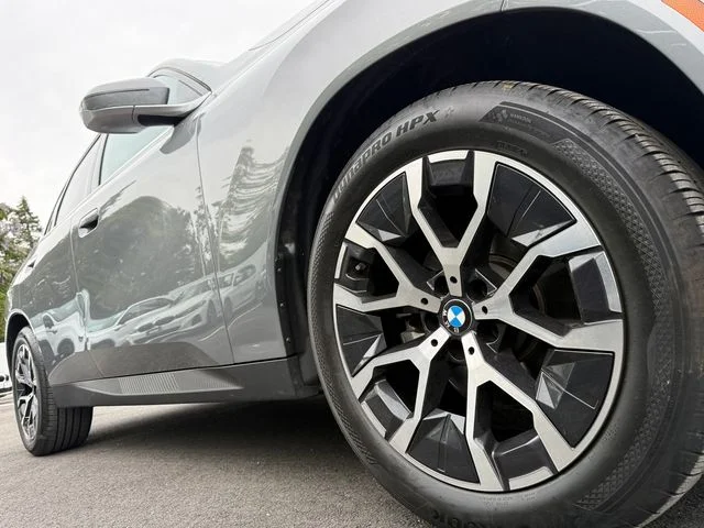 Used 2025 Skyscraper Grey Metallic BMW 30 xDrive image 9
