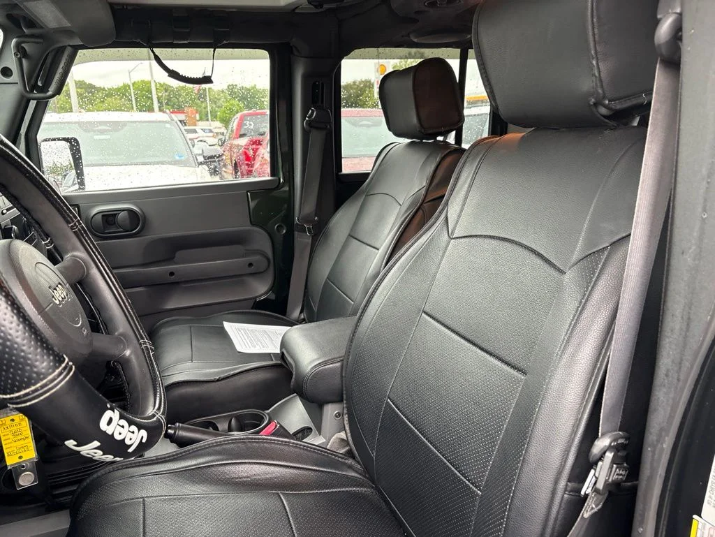 Used 2010  Jeep Unlimited Sport image 15