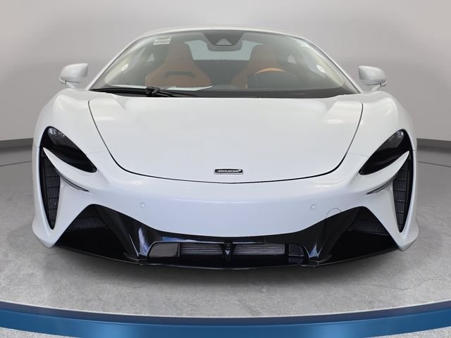 Used 2023 White McLaren TechLux image 2