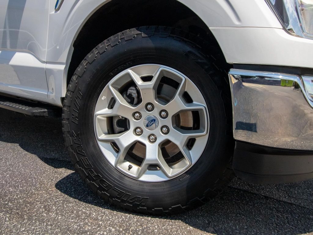 Used 2021 White Ford XLT image 14