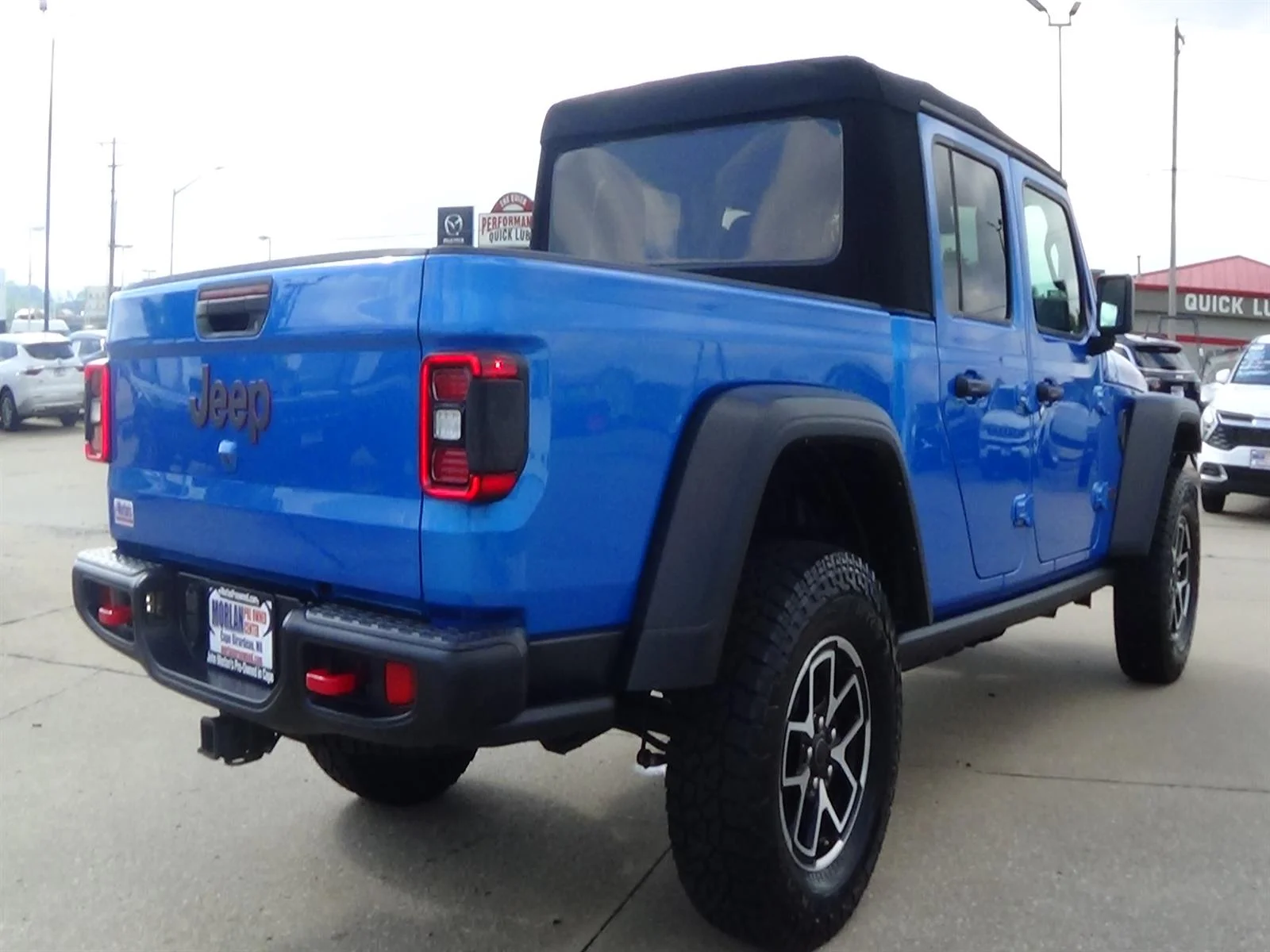 Used 2024 Hydro Blue Pearl Coat (pbj) Jeep Rubicon image 6
