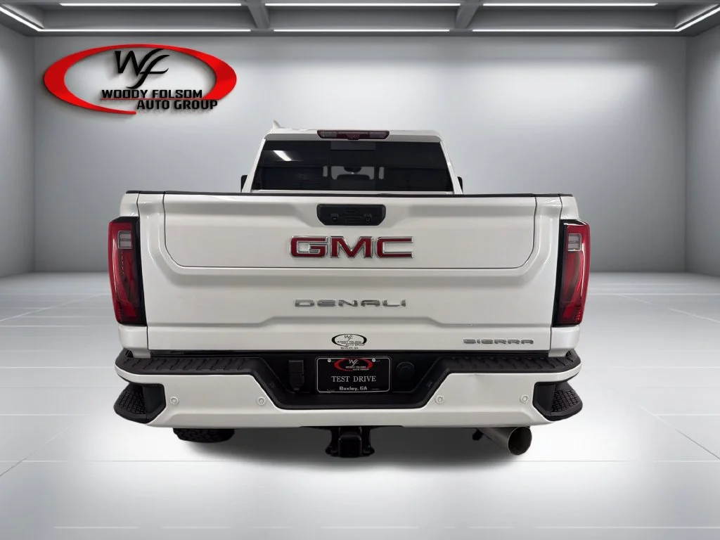 Used 2024 White Frost Tricoat GMC Denali image 7