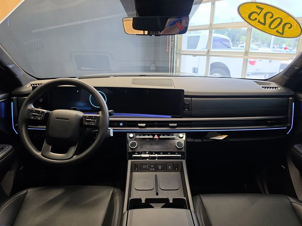 Used 2025 Black Hyundai Calligraphy image 18