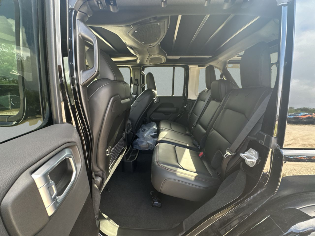 New 2026 Black Clear-Coat Exterior Paint Jeep Rubicon X image 26