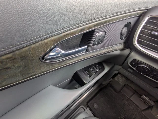 Used 2019 Gray Lincoln Reserve image 24