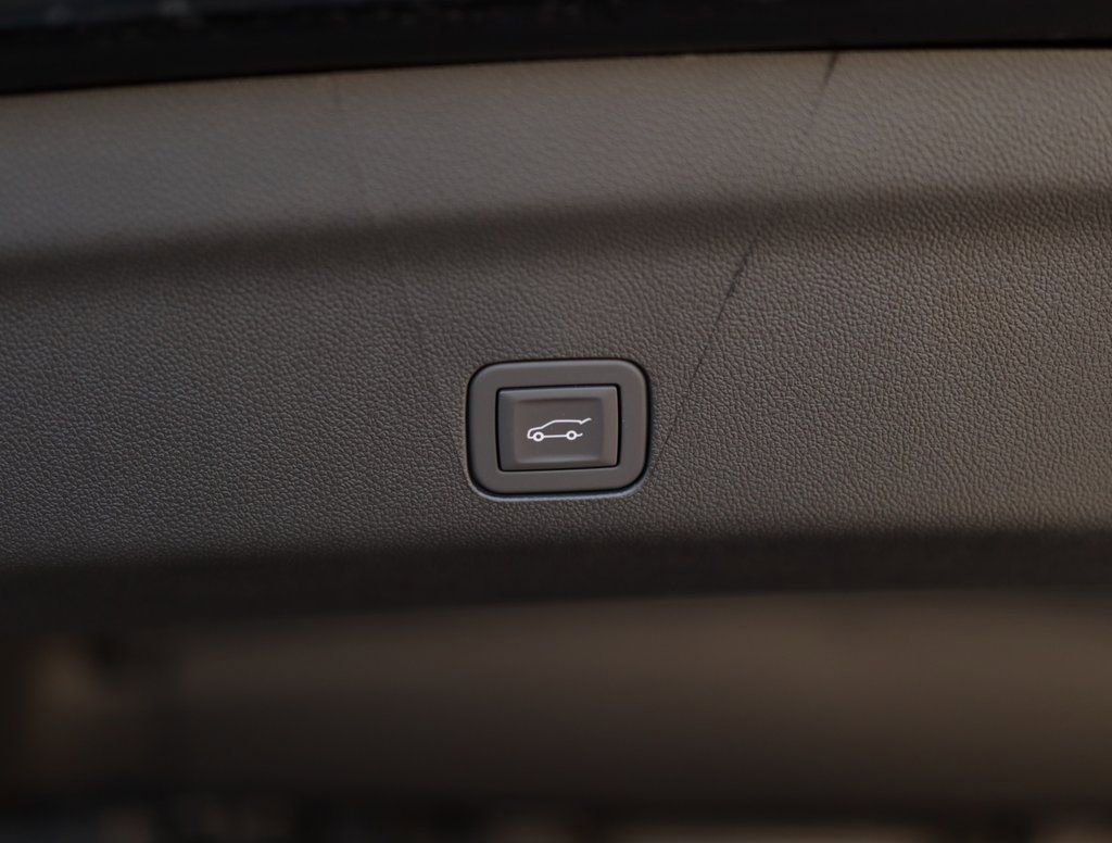 2026 GMC Yukon XL Denali - Photo 37