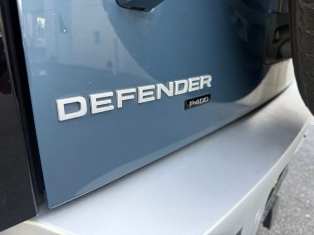 Used 2023 Blue Land Rover SE image 8