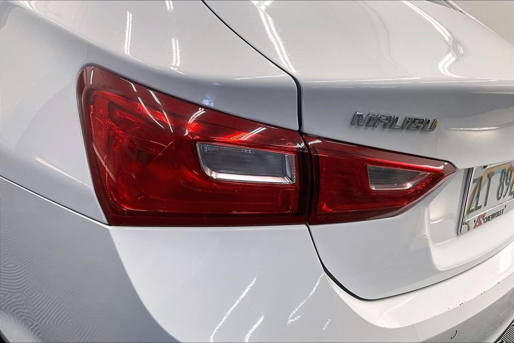 Used 2024 Summit White Chevrolet 1LT image 27