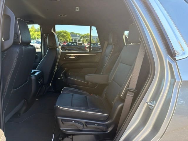 Used 2025 Sterling Gray Metallic Chevrolet Premier image 23