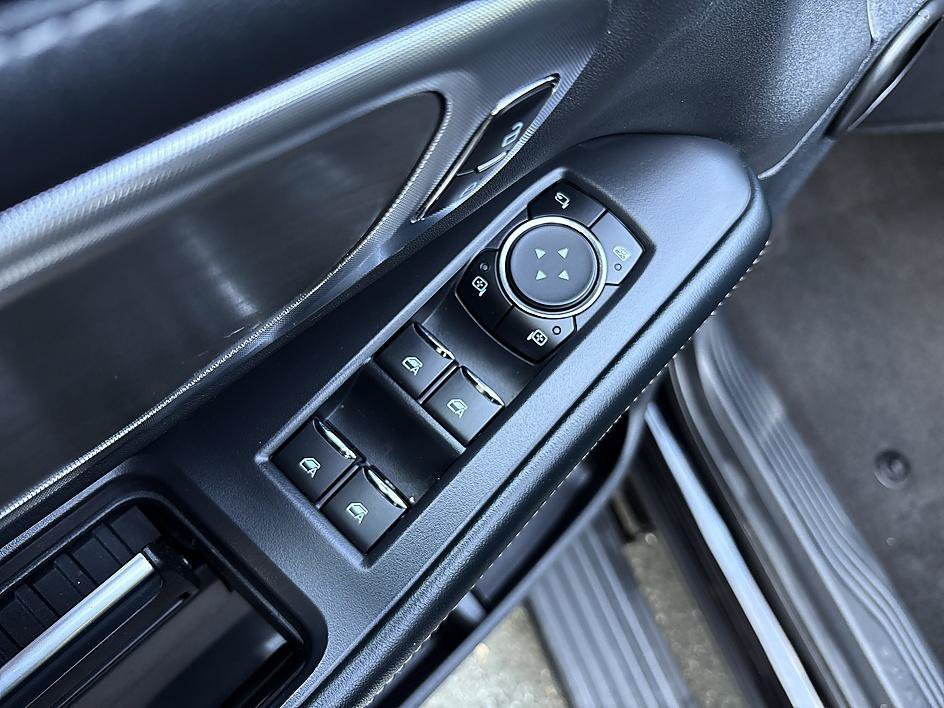 Used 2025 Agate Black Metallic Ford Platinum image 10