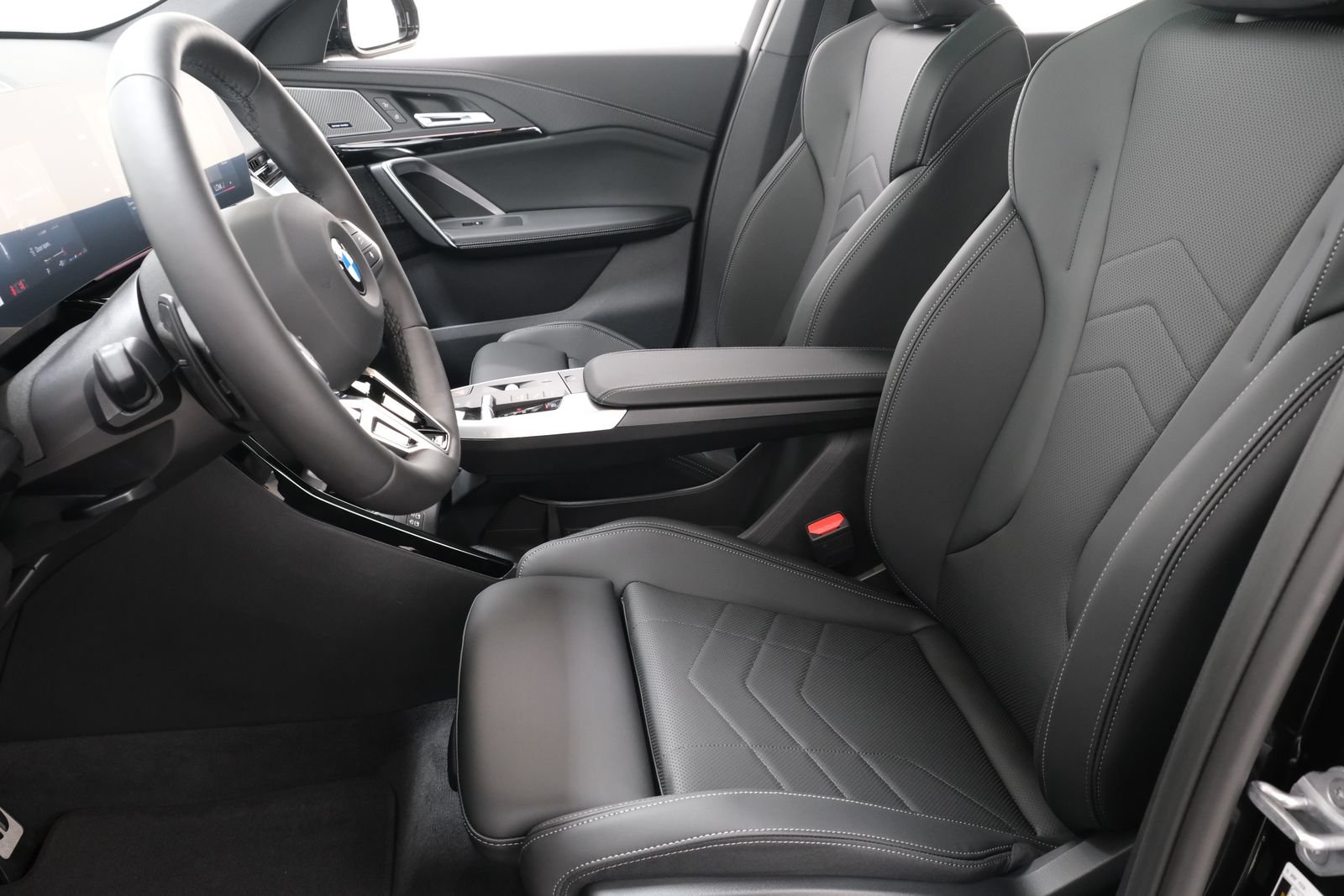 New 2026 Black Sapphire Metallic BMW xDrive28i image 29