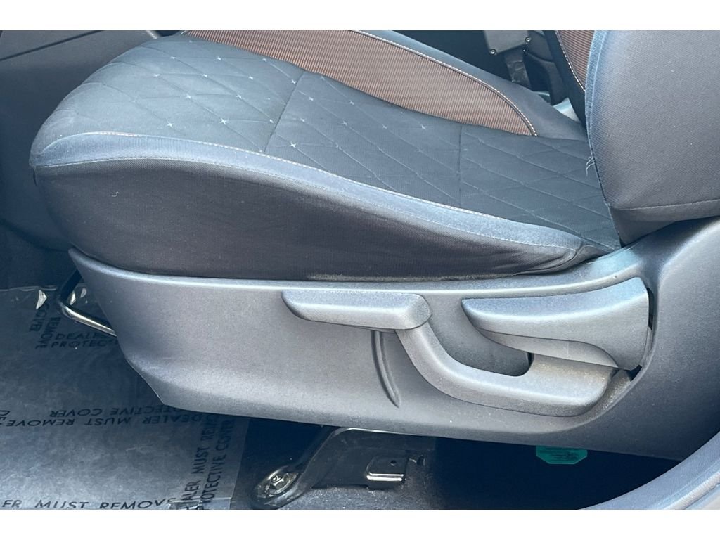 Used 2018 Cayenne Red/Super Black Nissan SR image 14