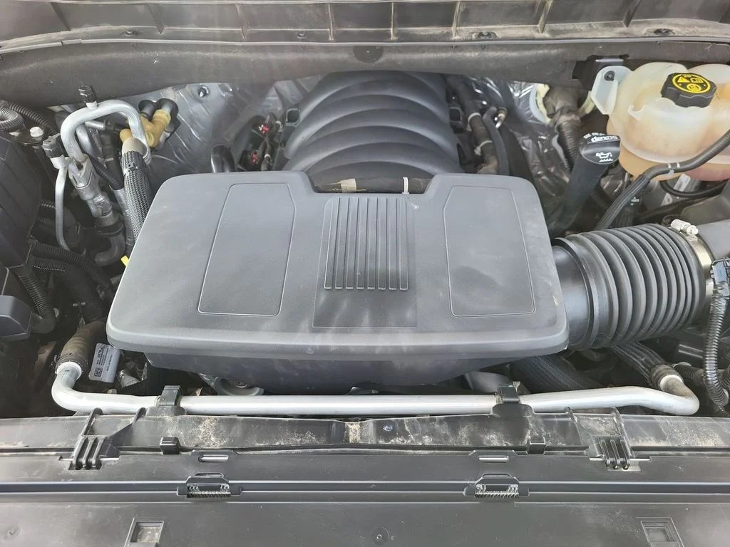 Used 2021 Summit White Chevrolet RST image 36