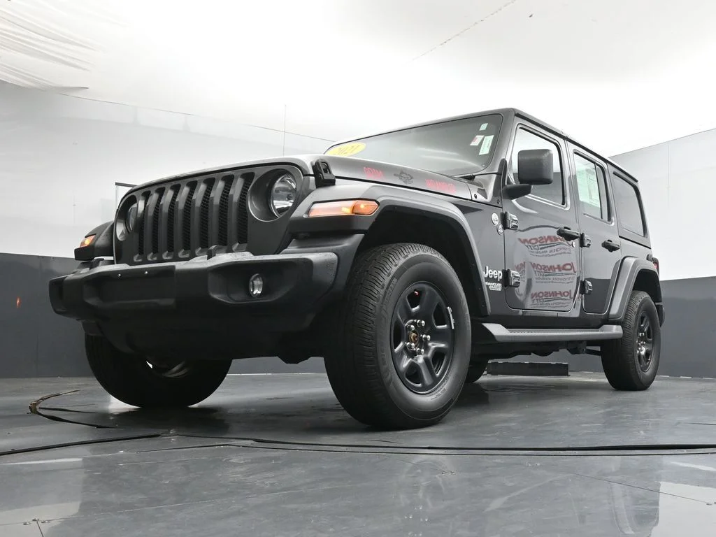Used 2021 Gray Jeep Unlimited Sport image 31