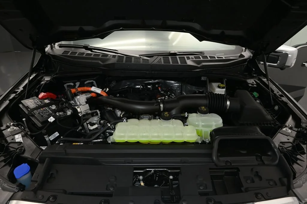New 2026 Gray Ford Lariat image 18