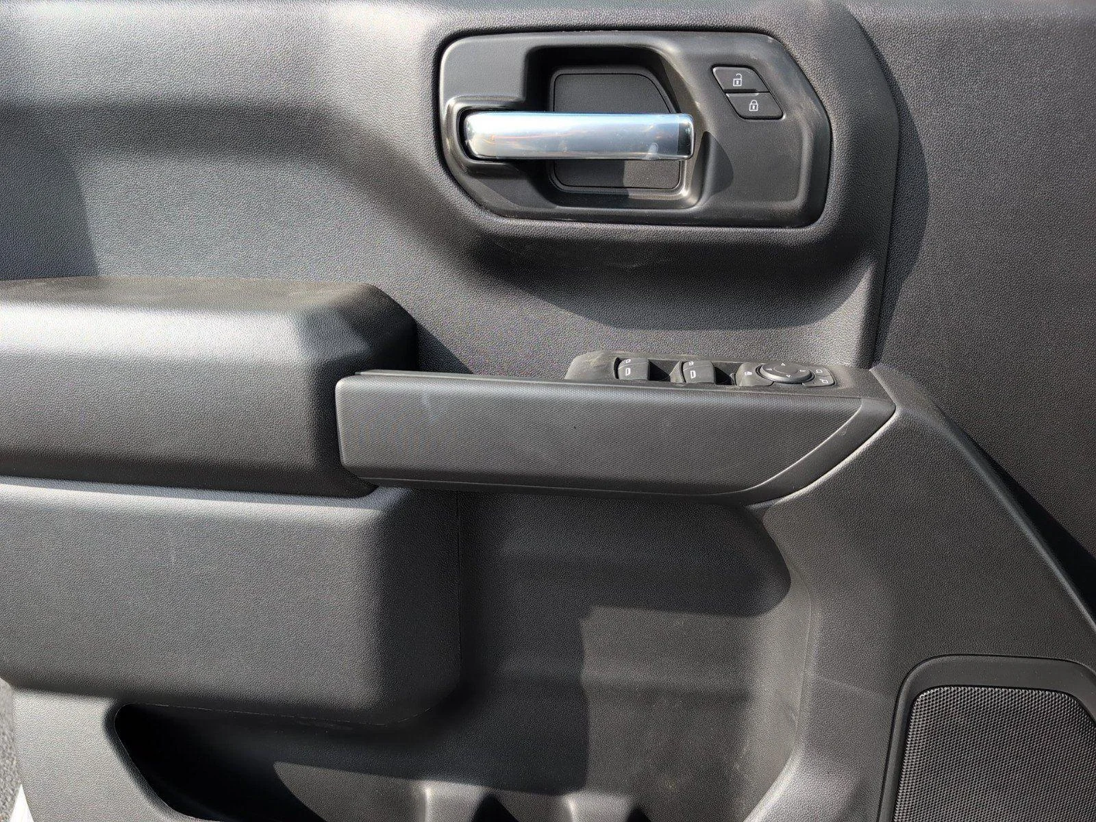 New 2026 Summit White GMC Pro image 18
