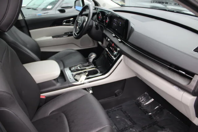 Used 2024 White Kia EX image 36