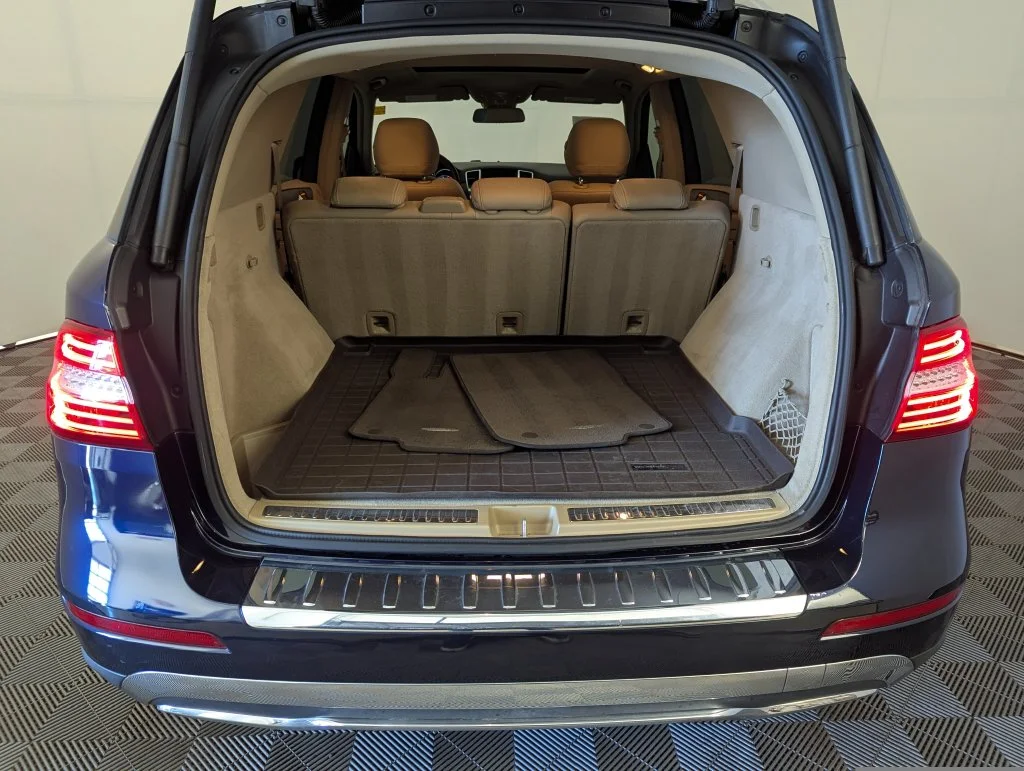 Used 2013 Blue Mercedes-Benz ML 350 image 16